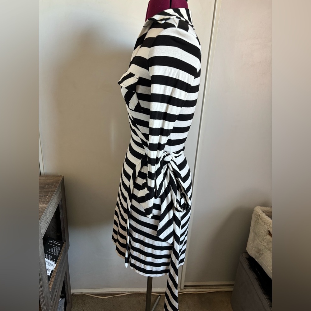 Diane Von Furstenberg Black and White Striped Long Sleeve Wrap Dress - Picture 10 of 10